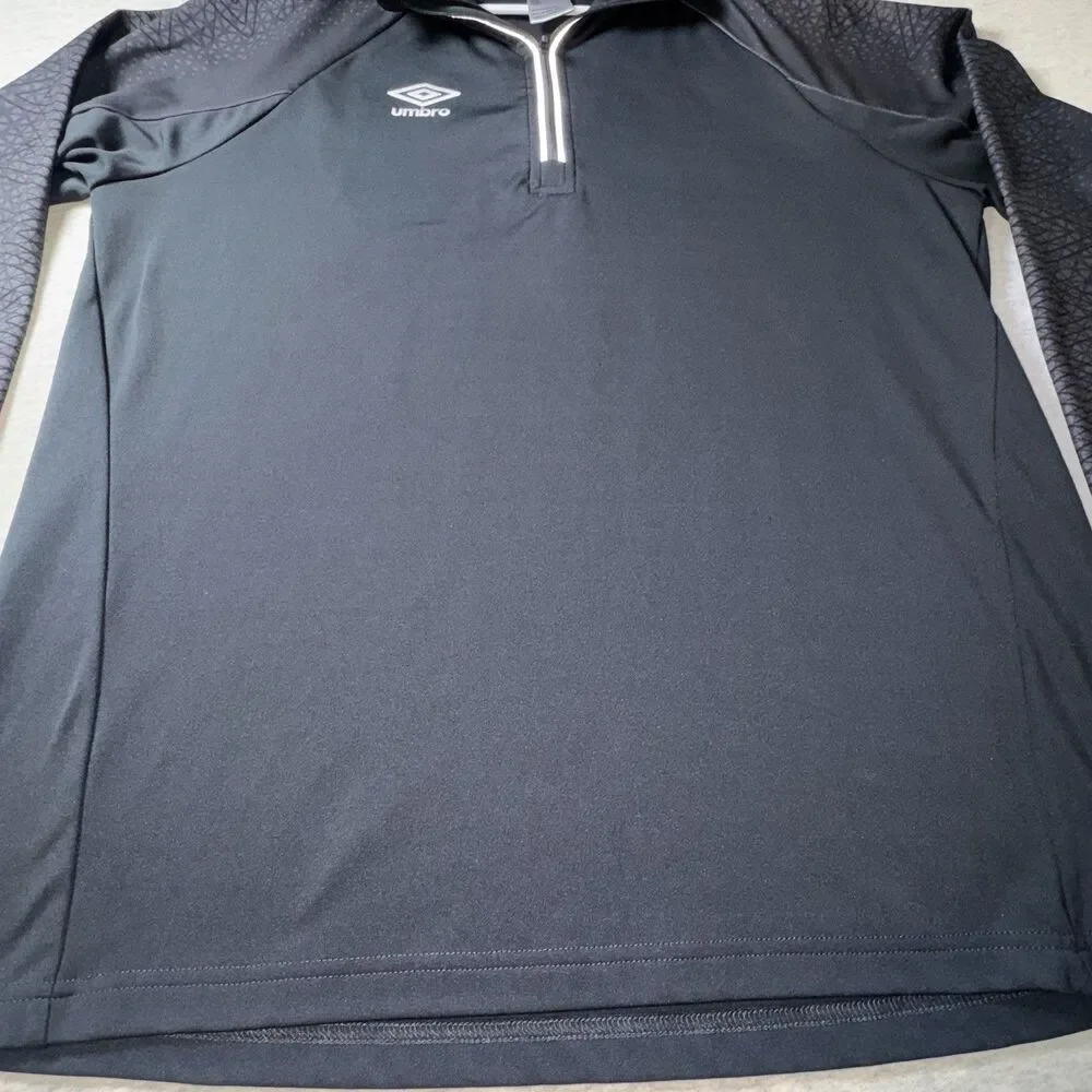 Mens Umbro 1/4 Zip Lightweight Pullover W/Thumb Holes In Sleeves Black Size Lg